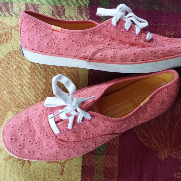 peach keds